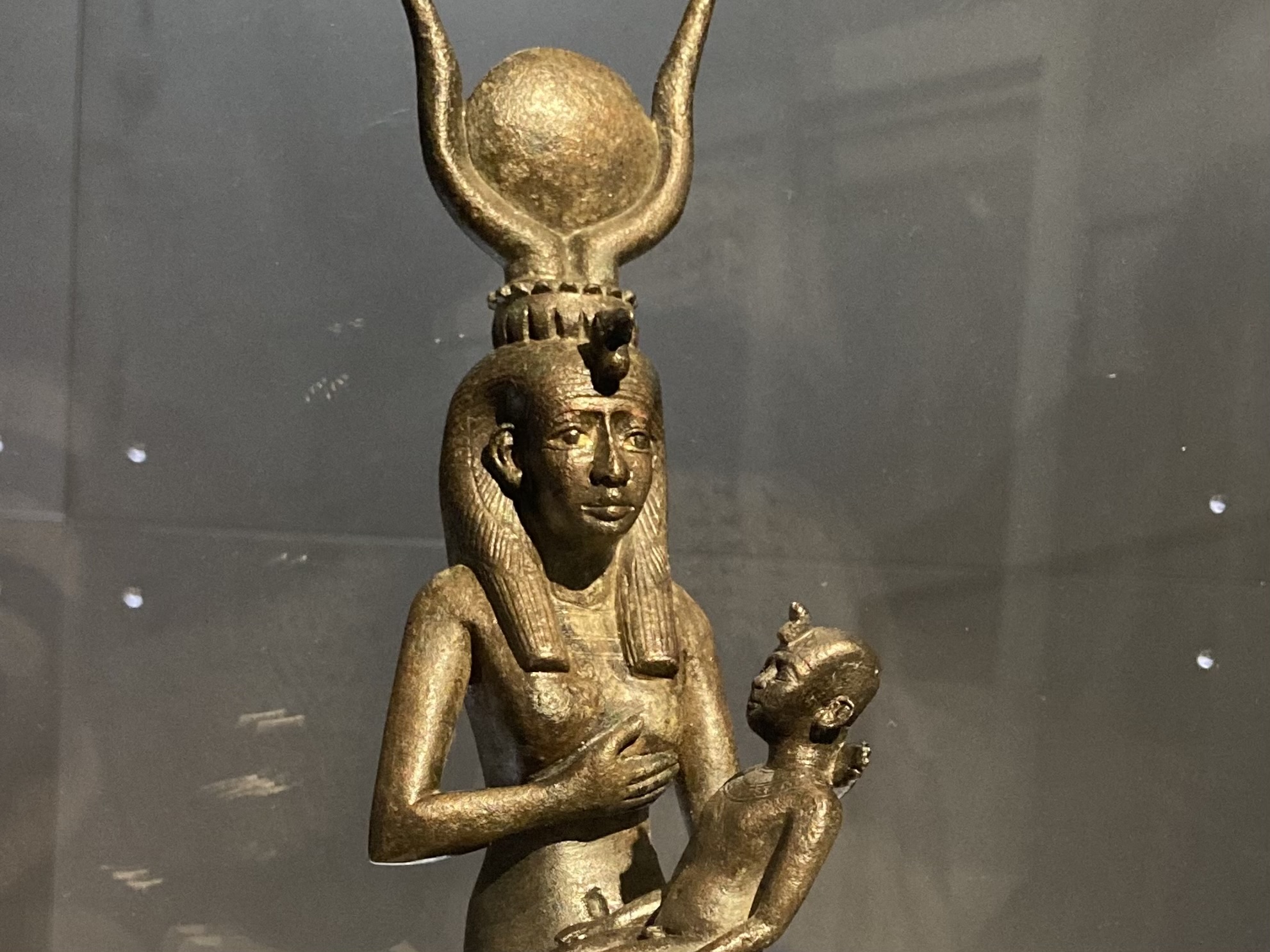 Image of mother goddess Isis in bronze